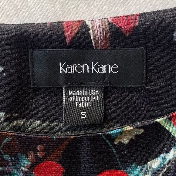 Karen Kane Floral Blouse Small Black Realistic Graphics Bell Sleeve Made in USA - Picture 8 of 9